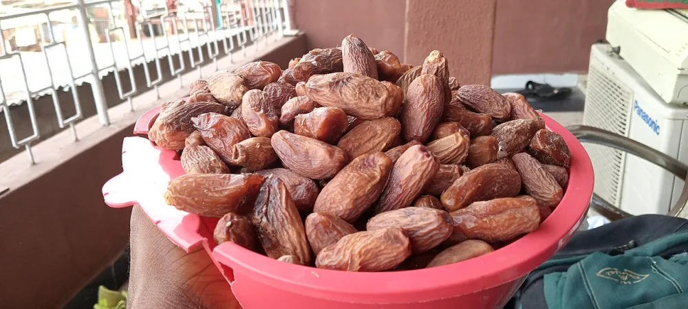 Jenis-Jenis Kurma Terlengkap: Ajwa, Sukari, Medjool, Safawi, Mazafati & Piarom